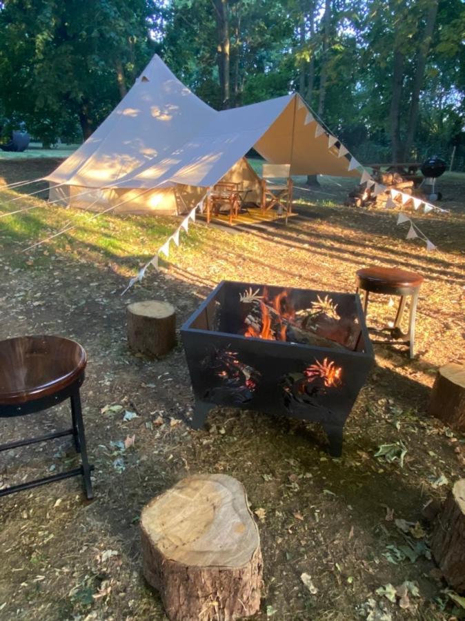 Eakley Manor Farm Glamping Hotel Newport Pagnell Exterior photo